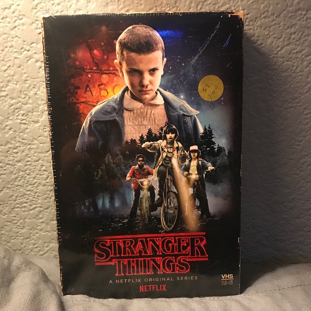 STRANGER THINGS Season 1 Collector’s Edition DVD